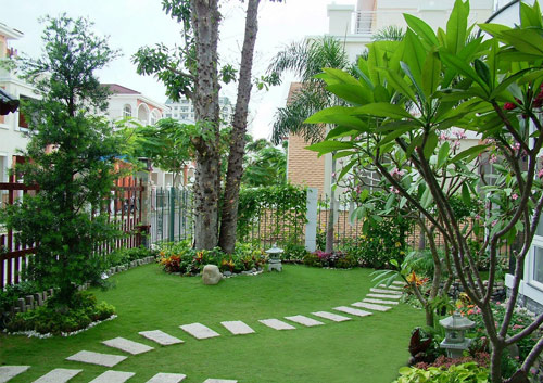 Tạo ra một không gian xanh cùng với cỏ sân vườn cho tiểu cảnh nhà bạn – Cỏ nhân  tạo – Vân Đạt